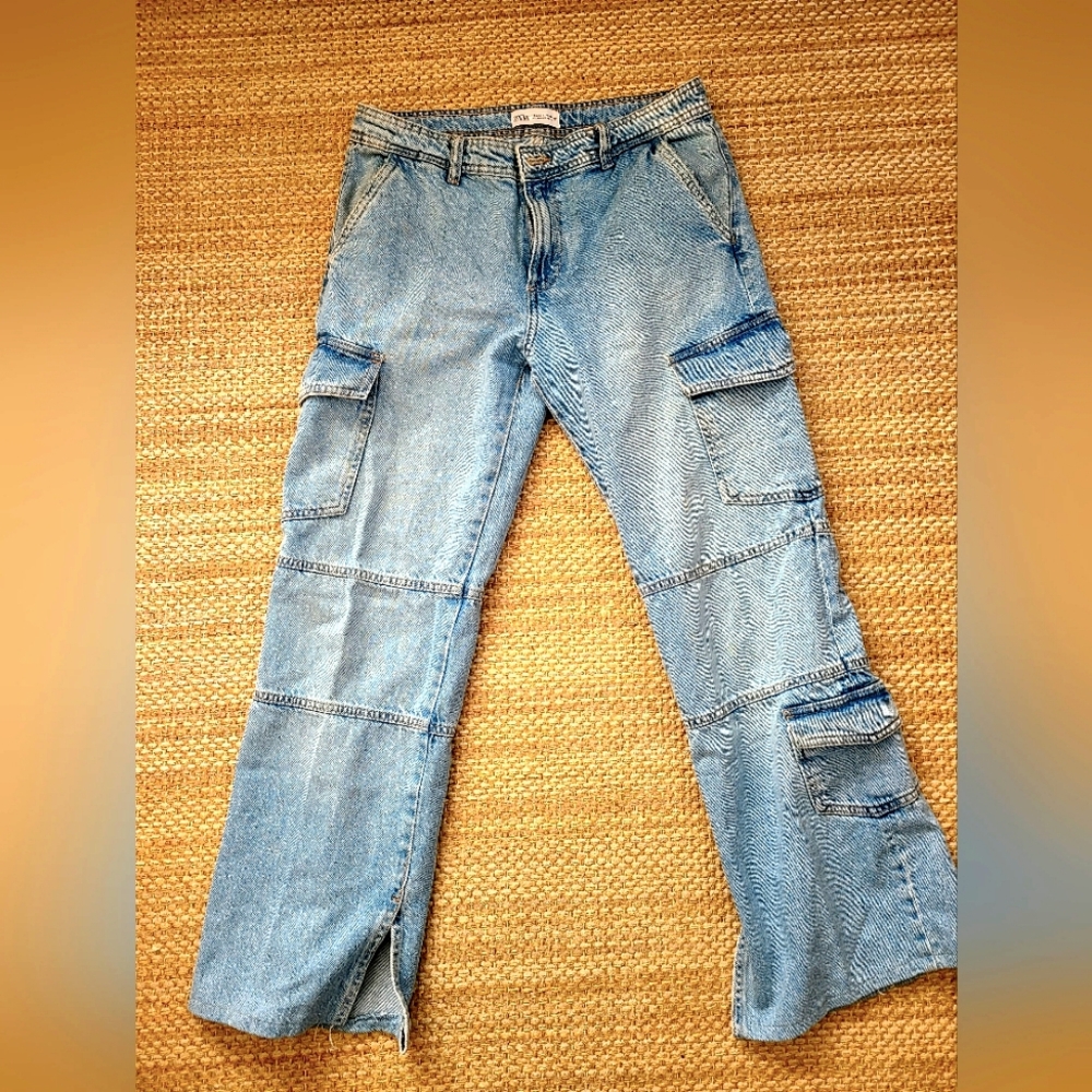 Zara Wide-Leg Cargo Jeans